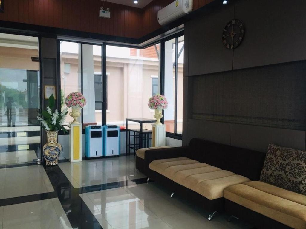 S-Tawan Hotel & Convention Maha Sarakham Luaran gambar