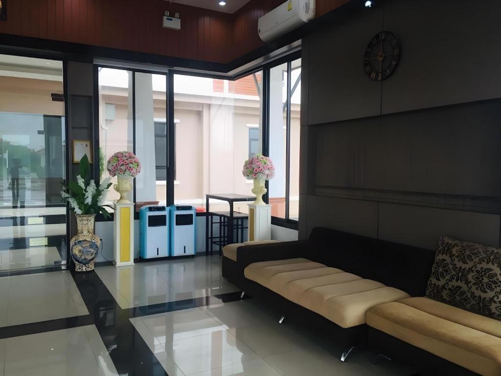 S-Tawan Hotel & Convention Maha Sarakham Luaran gambar